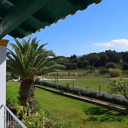 Lägenhetshotell S&c Kosmos Roda (Corfu)